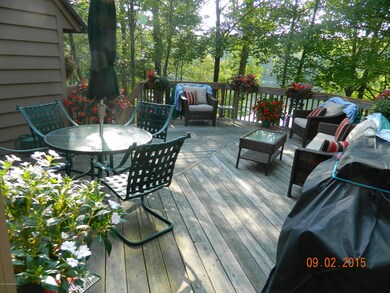 111 Mockingbird Ct, Bushkill, PA 18324 - photo 4