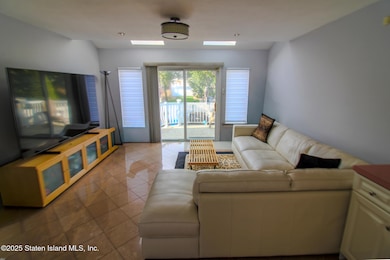 158 Camden Ave, Staten Island, NY 10309 - photo 3