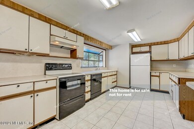 6261 Creetown Dr, Jacksonville, FL 32216 - photo 2