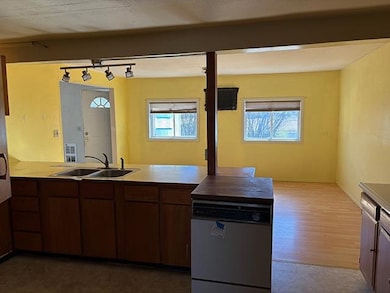 210 NE Foster St, Creston, WA 99117 - photo 5