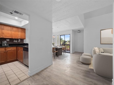 VIRTUALLY STAGED - MAIN FLOOR ENTRY