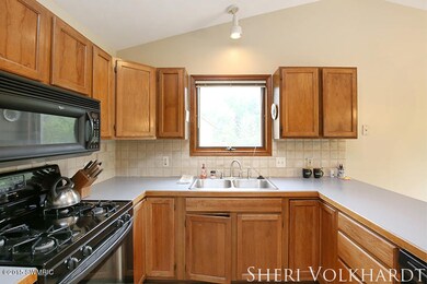 1812 Timberlane Ln NE, Grand Rapids, MI 49505 - photo 5