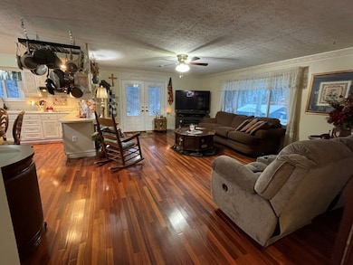 Living Rm (looking at front door)
