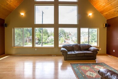 2331 W Bennett Ave, Spokane, WA 99201 - photo 2