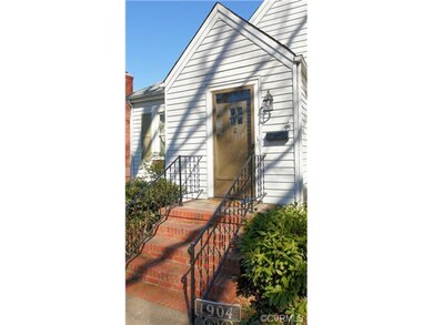 The welcoming bumped-out bungalow style entry way 