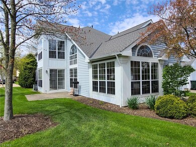 23551 Grist Mill Ct unit 33, Olmsted Falls, OH 44138 - photo 3