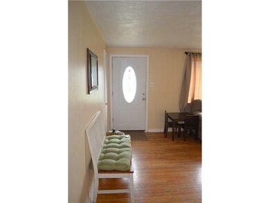 Entry/Foyer.