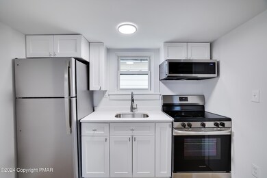 211 N 8th St, Stroudsburg, PA 18360 - photo 5