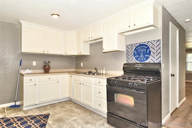 2240 E 32nd St N, Tulsa, OK 74110 - photo 2