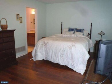 3802 Fox Pointe Ct, Glen Mills, PA 19342 - photo 6