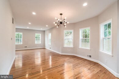 5211 Dix St NE, Washington, DC 20019 - photo 3
