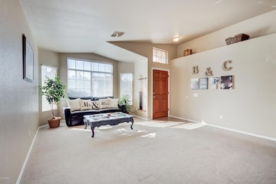 860 N Cholla St-4