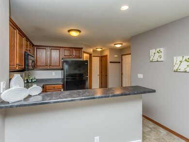 Kitchen and Breakfast Bar