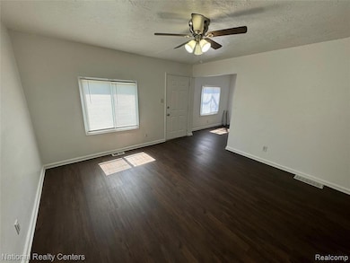 8709 Toepfer Rd, Warren, MI 48089 - photo 3