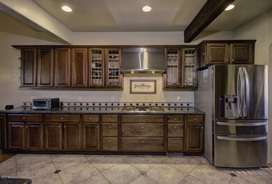 _D2X6885-Kitchen-MLS-