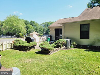 16 Devon Ct, Trenton, NJ 08691 - photo 5