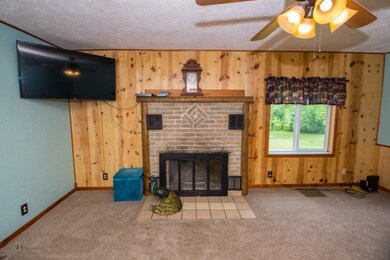2863 Beebe Rd Niles_Living room (5)