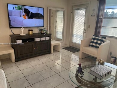 17 Westbury E unit 17, Deerfield Beach, FL 33442 - photo 2