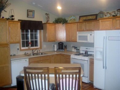 427 Peach Ct, Wayland, MI 49348 - photo 7