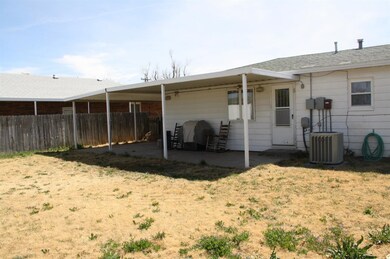 516 W 10th St, Hugoton, KS 67951 - photo 3