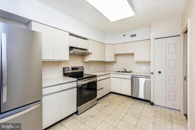 5501 Seminary Rd unit 402S, Baileys Crossroads, VA 22041 - photo 7