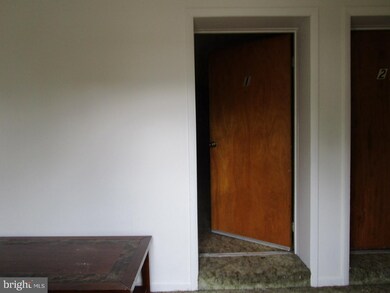 709 Andrews Ave, Darby, PA 19023 - photo 4