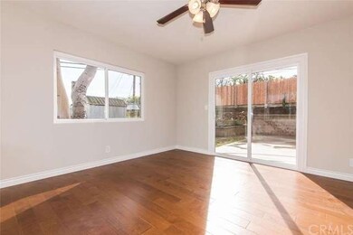 Middle bedroom could be added to living space