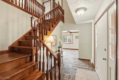 828 Center Rd, Hinckley, OH 44233 - photo 5