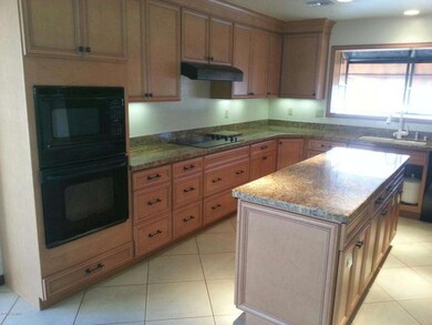 1425_island kitchen