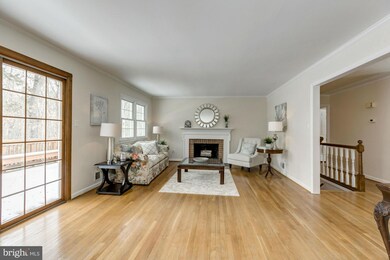 9202 Santayana Dr, Fairfax, VA 22031 - photo 3