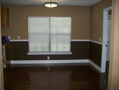 2790 Airport Rd 003