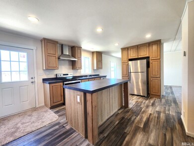 3592 Crown Royal Cir, Winnemucca, NV 89445 - photo 5