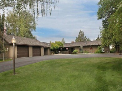 241 NW Canyon Dr, Redmond, OR 97756 - photo 2