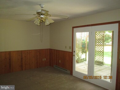 1002 Lindsay Ln, Hagerstown, MD 21742 - photo 5