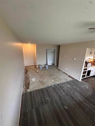 8751 Sieloff Dr unit F, Hazelwood, MO 63042 - photo 2