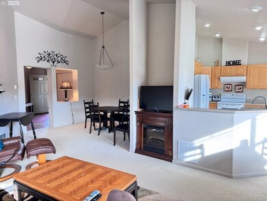 179 Laurel St unit 9, Florence, OR 97439 - photo 5