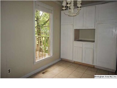 KITCHEN EATING AREA