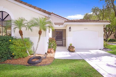 12571 Shoreside Ln, Wellington, FL 33414 - photo 3