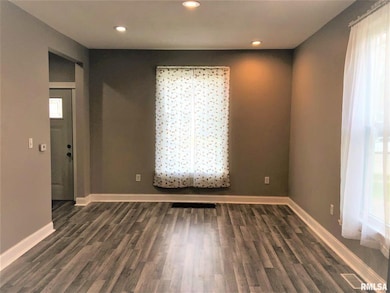 813 E 15th St, Davenport, IA 52803 - photo 7