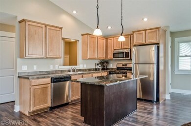 55 Brewer Park Cir unit 18, Grand Rapids, MI 49548 - photo 3