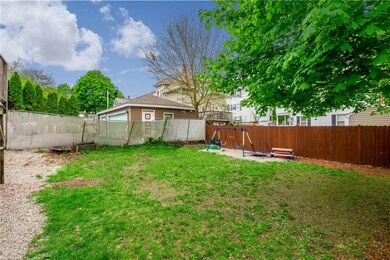 32 Vine St, Woonsocket, RI 02895 - photo 3