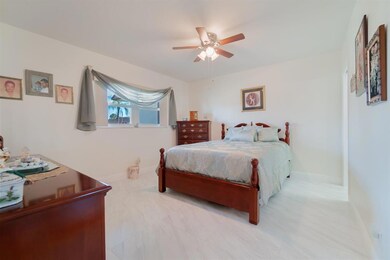 5730 Fernley Dr E unit 610, West Palm Beach, FL 33415 - photo 5