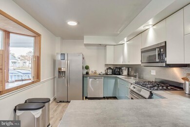 815 Martin Rd, Essex, MD 21221 - photo 5