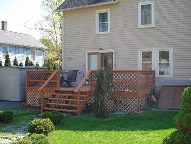 206 E Catherine St, Milford, PA 18337 - photo 3