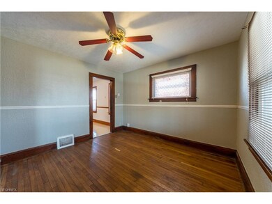 19517 Shawnee Ave, Cleveland, OH 44119 - photo 4