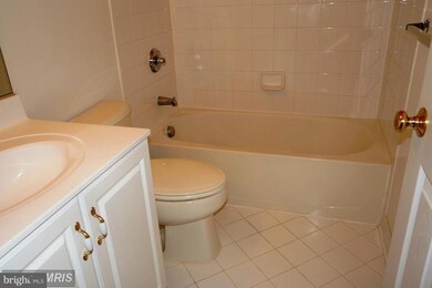 25025 Justice Dr, Chantilly, VA 20152 - photo 4