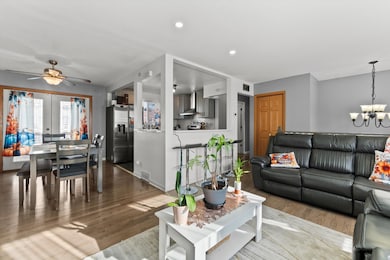 7624 Lockwood Ave, Burbank, IL 60459 - photo 5