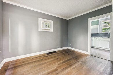 5-web-or-mls-1010-e-15th-ave