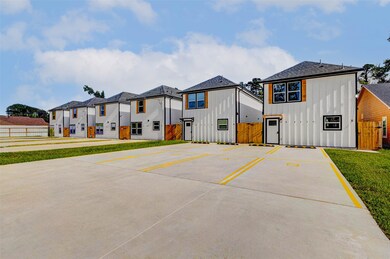 8218 Bigwood St unit A, Houston, TX 77078 - photo 2