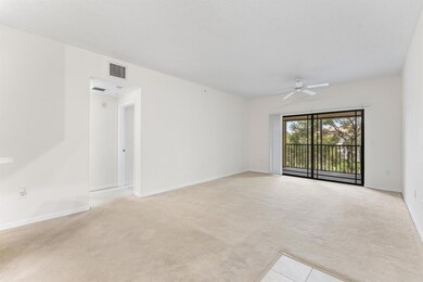 2726 Anzio Ct unit 308, Palm Beach Gardens, FL 33410 - photo 2